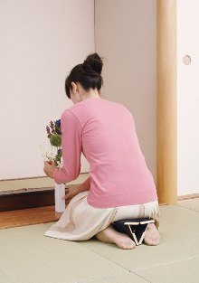 �G�̒ɂ݂ɁA�炭�����|�P�b�g�����֎q